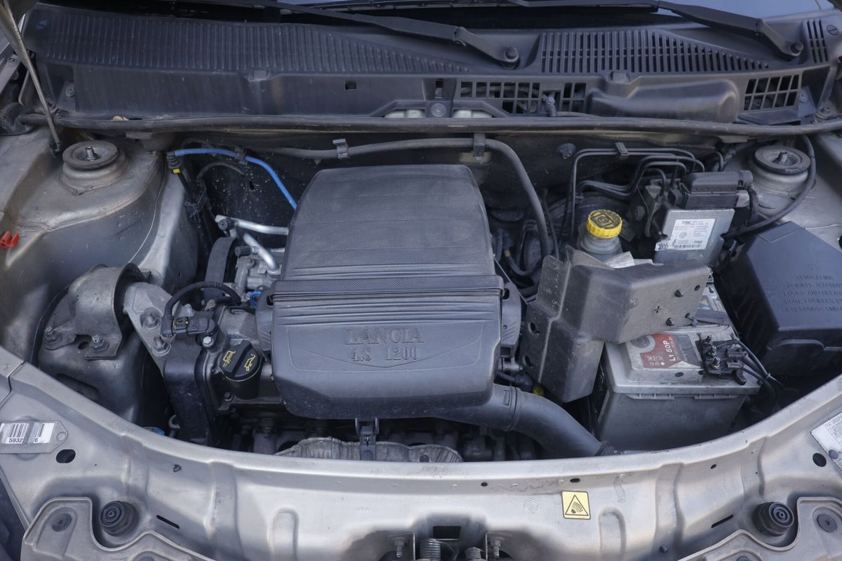 Lancia Ypsilon 1.2 Platino (18)