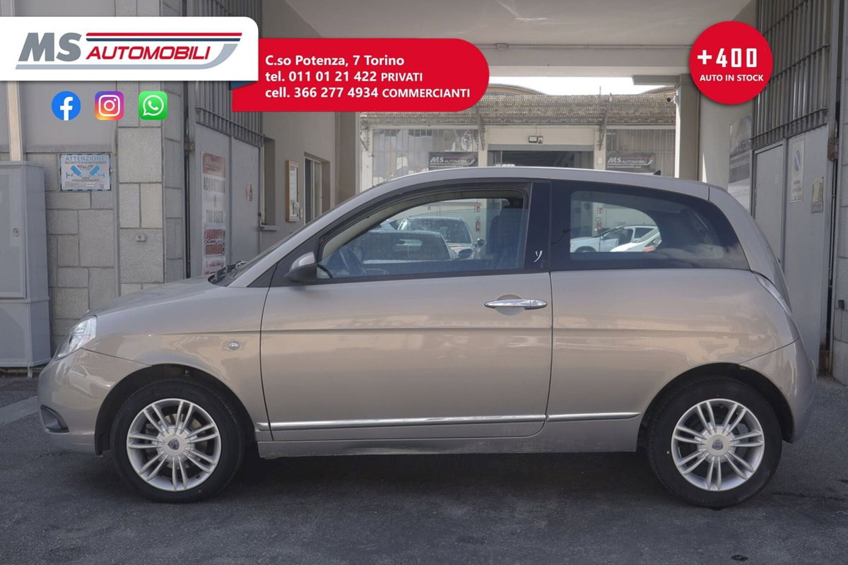 Lancia Ypsilon 1.2 Platino (4)