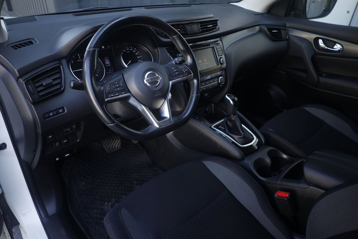 Nissan Qashqai 1.5 dCi 115 CV DCT Tekna (16)