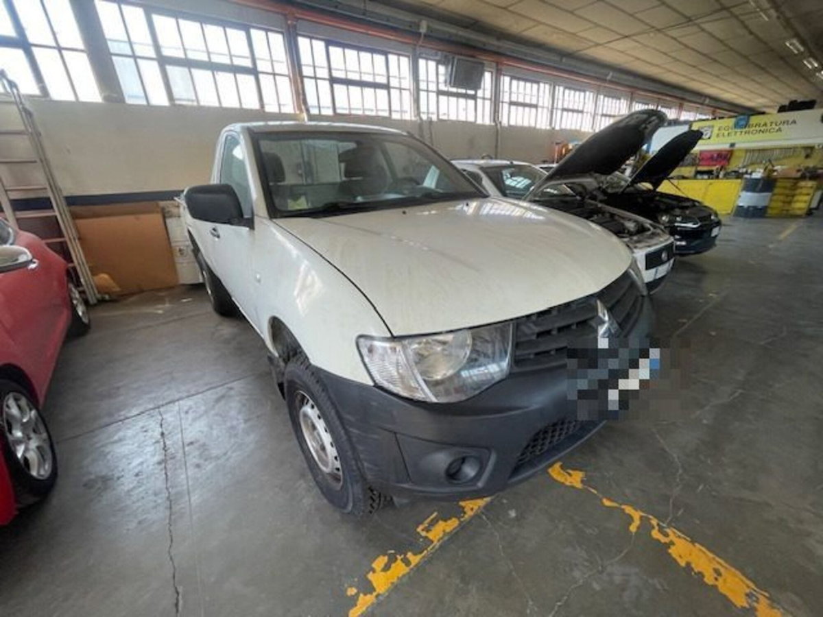 Mitsubishi L200 2.5 DI-D/136CV SC Inform DPF