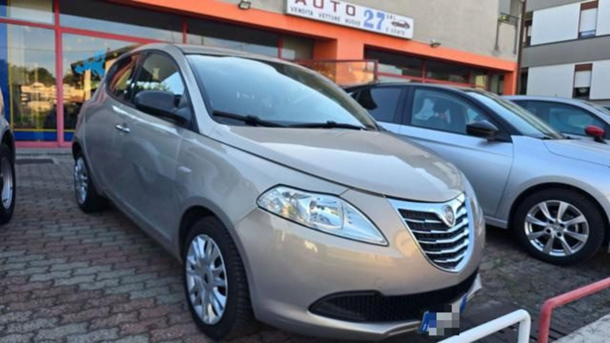 Lancia Ypsilon 1.2 69 CV 5 porte Silver