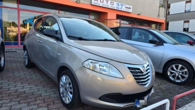 Lancia Ypsilon 1.2 69 CV 5 porte Silver usata