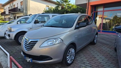 Lancia Ypsilon 1.2 69 CV 5 porte Silver (3)
