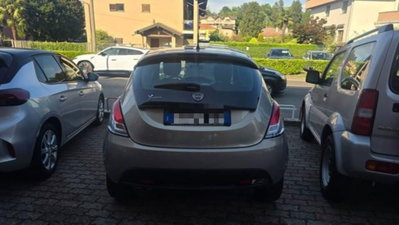 Lancia Ypsilon 1.2 69 CV 5 porte Silver (5)