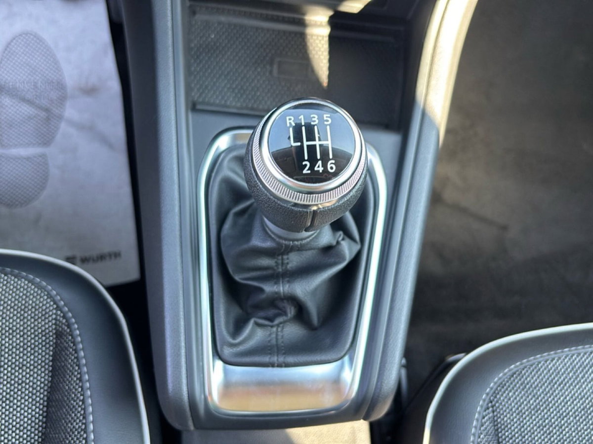 Renault Captur TCe 100 CV GPL Techno (17)