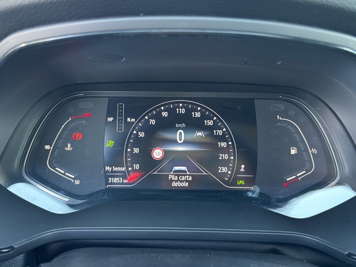 Renault Captur TCe 100 CV GPL Techno (9)