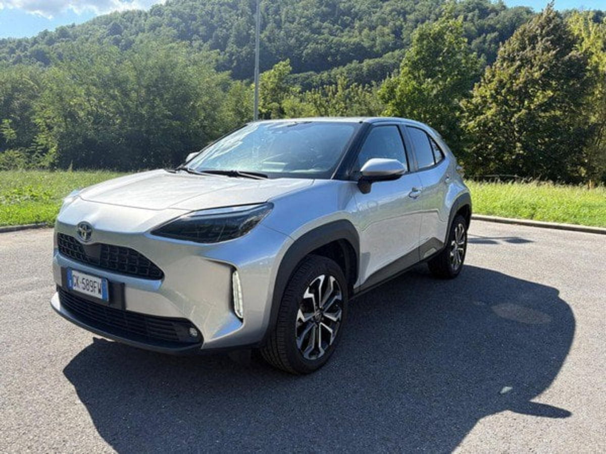 Toyota Yaris Cross Trend awd-i 115cv e-cvt (2)
