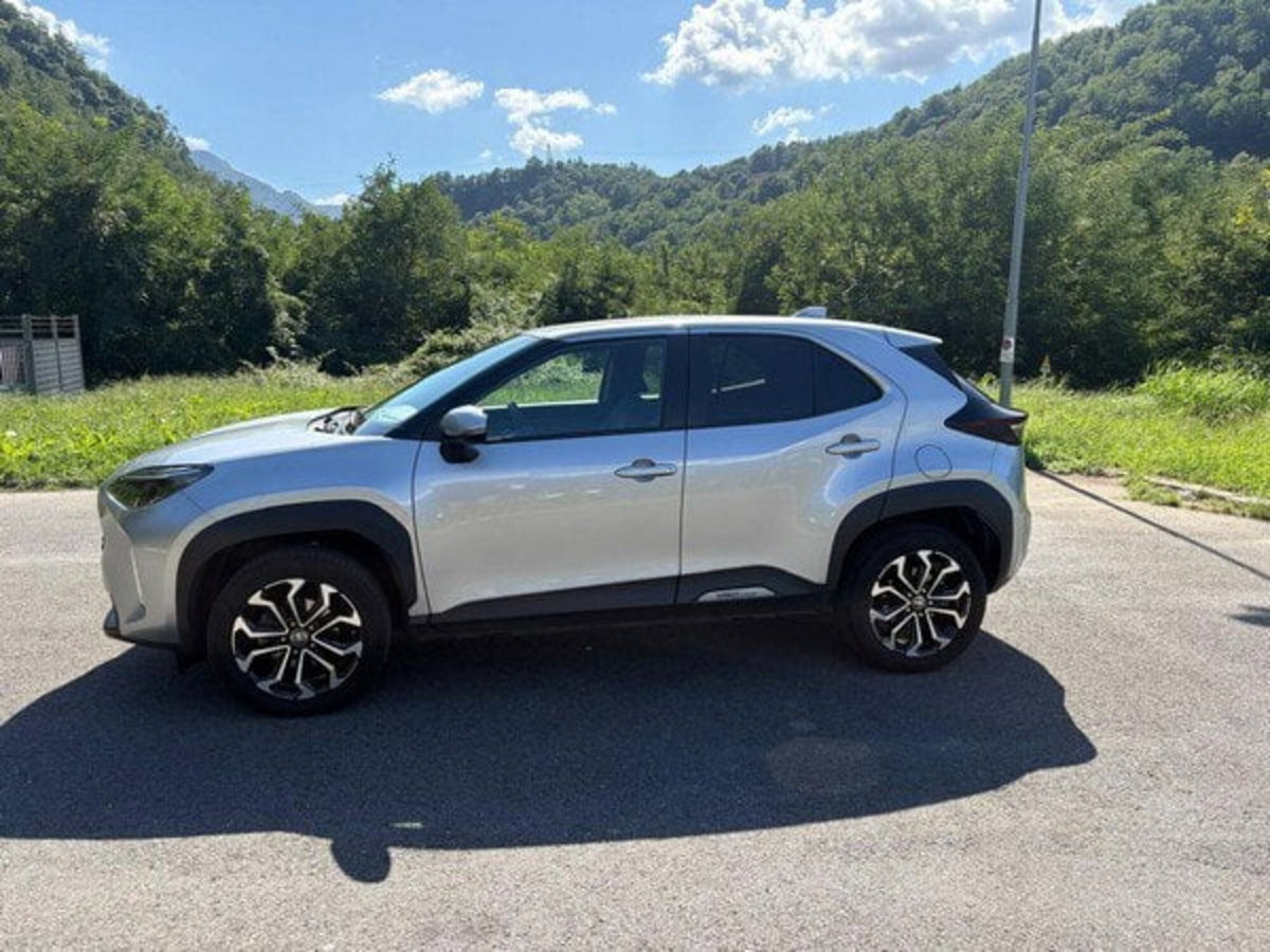 Toyota Yaris Cross Trend awd-i 115cv e-cvt (4)