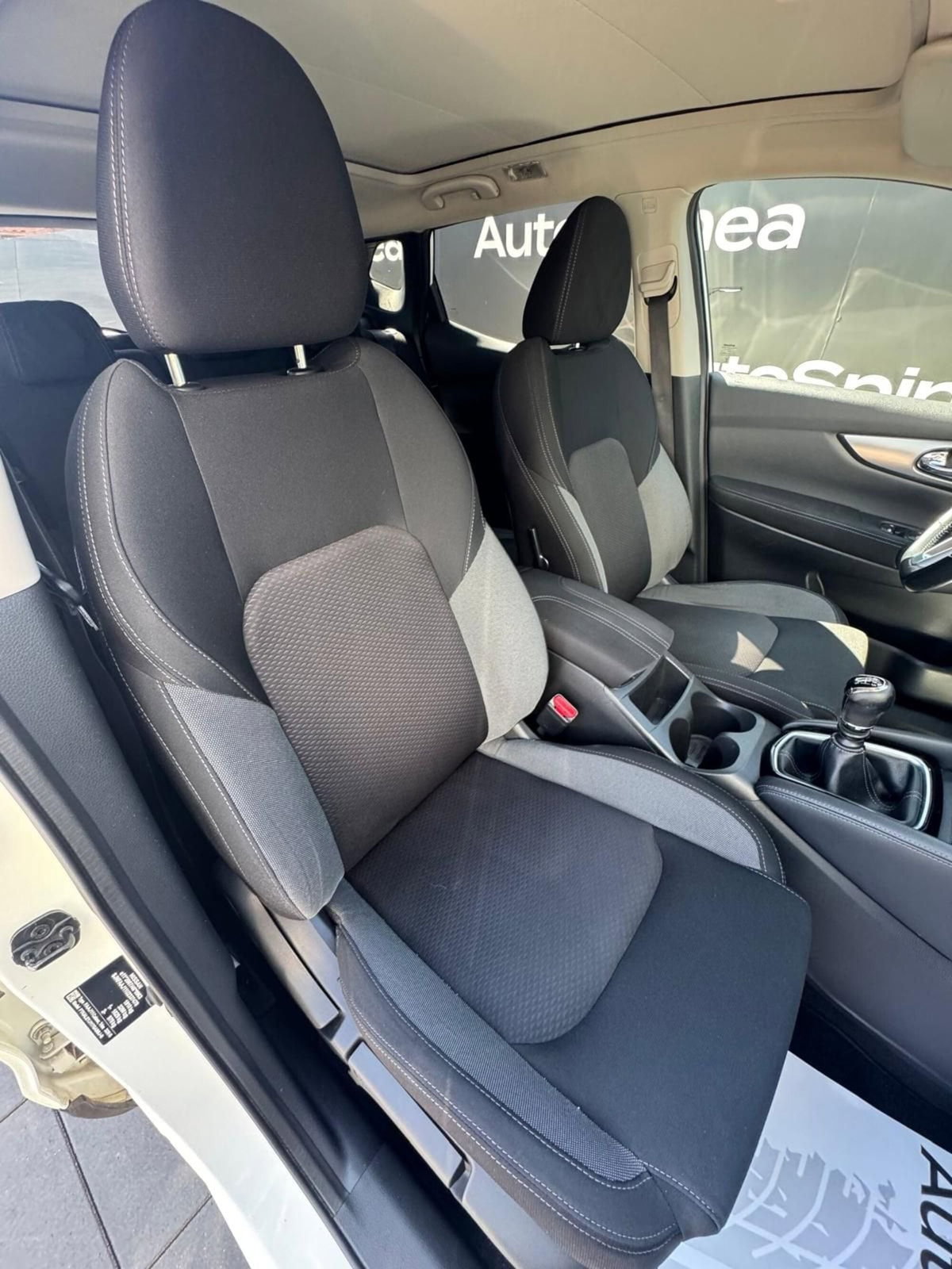 Nissan Qashqai 1.5 dCi N-Connecta (12)