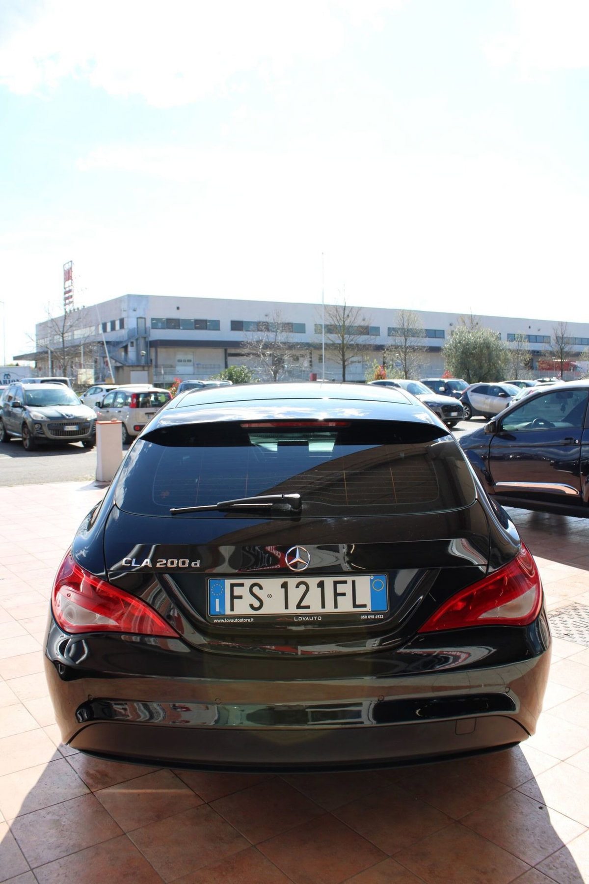 Mercedes-Benz CLA Shooting Brake 200 d Automatic Business (3)