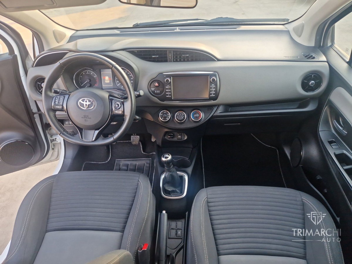Toyota Yaris 1.0 5 porte Active (12)