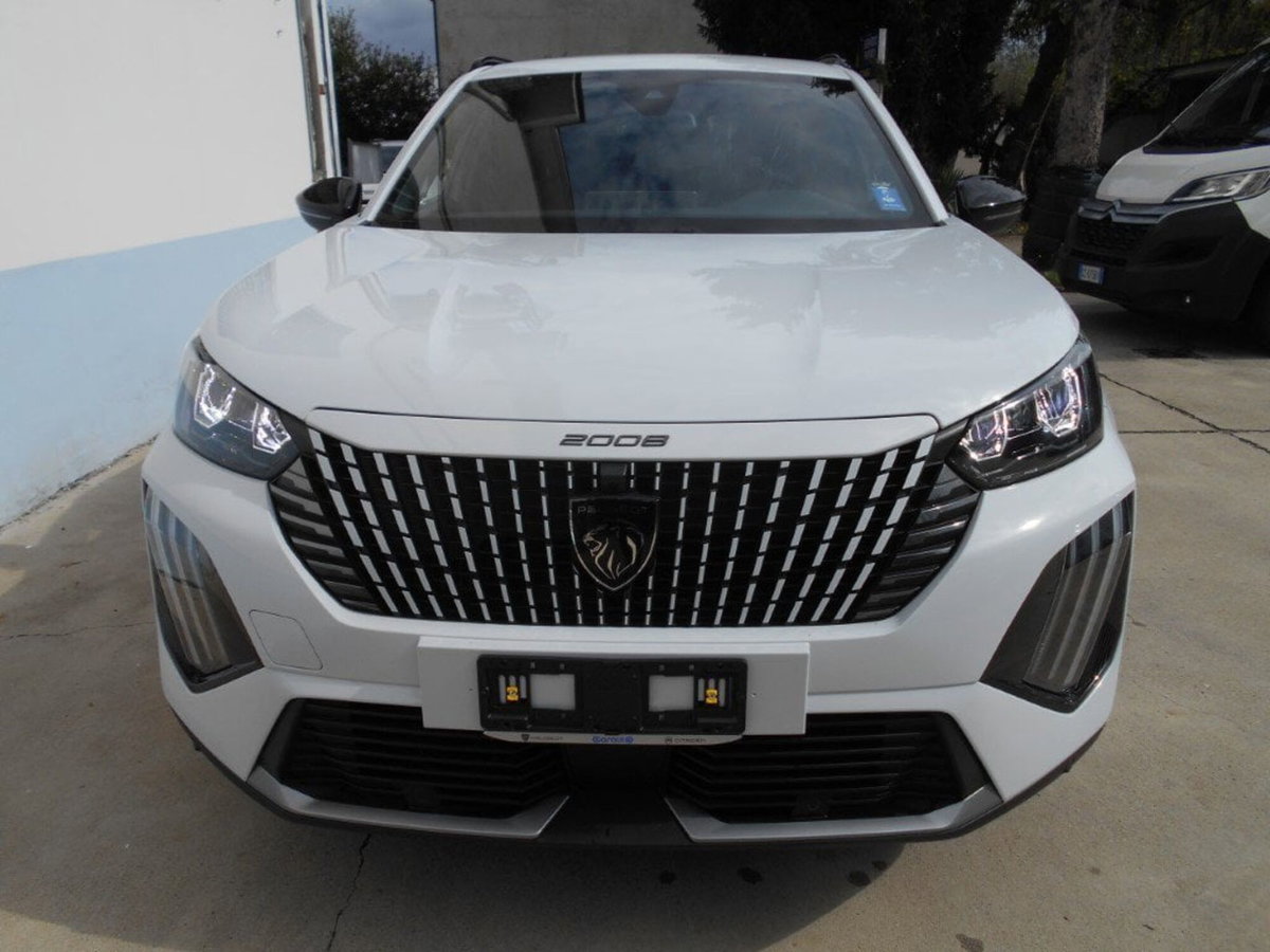 Peugeot 2008 PureTech 100 S&S Allure (8)