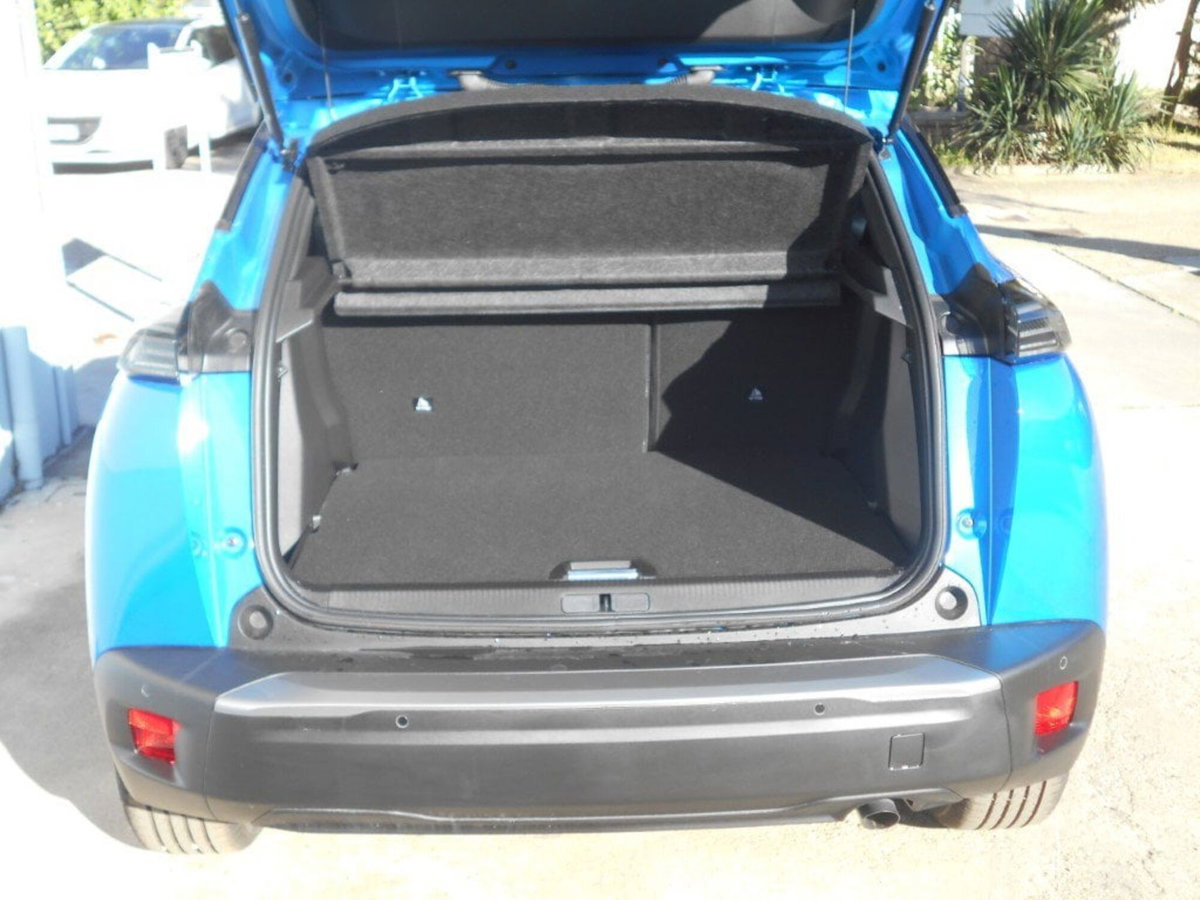 Peugeot 2008 PureTech 100 S&S Allure (13)