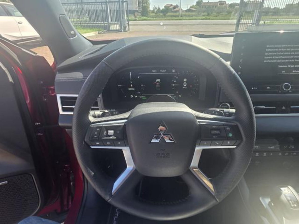 Mitsubishi Outlander 2.4 MIVEC 4WD PHEV Intense (12)