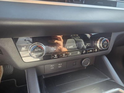 Mitsubishi Outlander 2.4 MIVEC 4WD PHEV Intense (17)