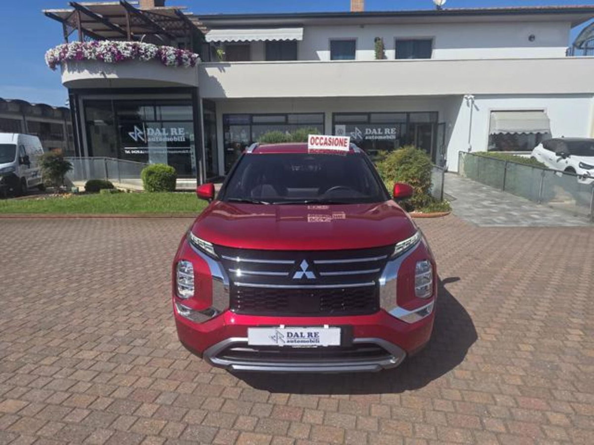 Mitsubishi Outlander 2.4 MIVEC 4WD PHEV Intense (2)