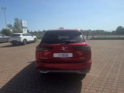 Mitsubishi Outlander 2.4 MIVEC 4WD PHEV Intense (6)