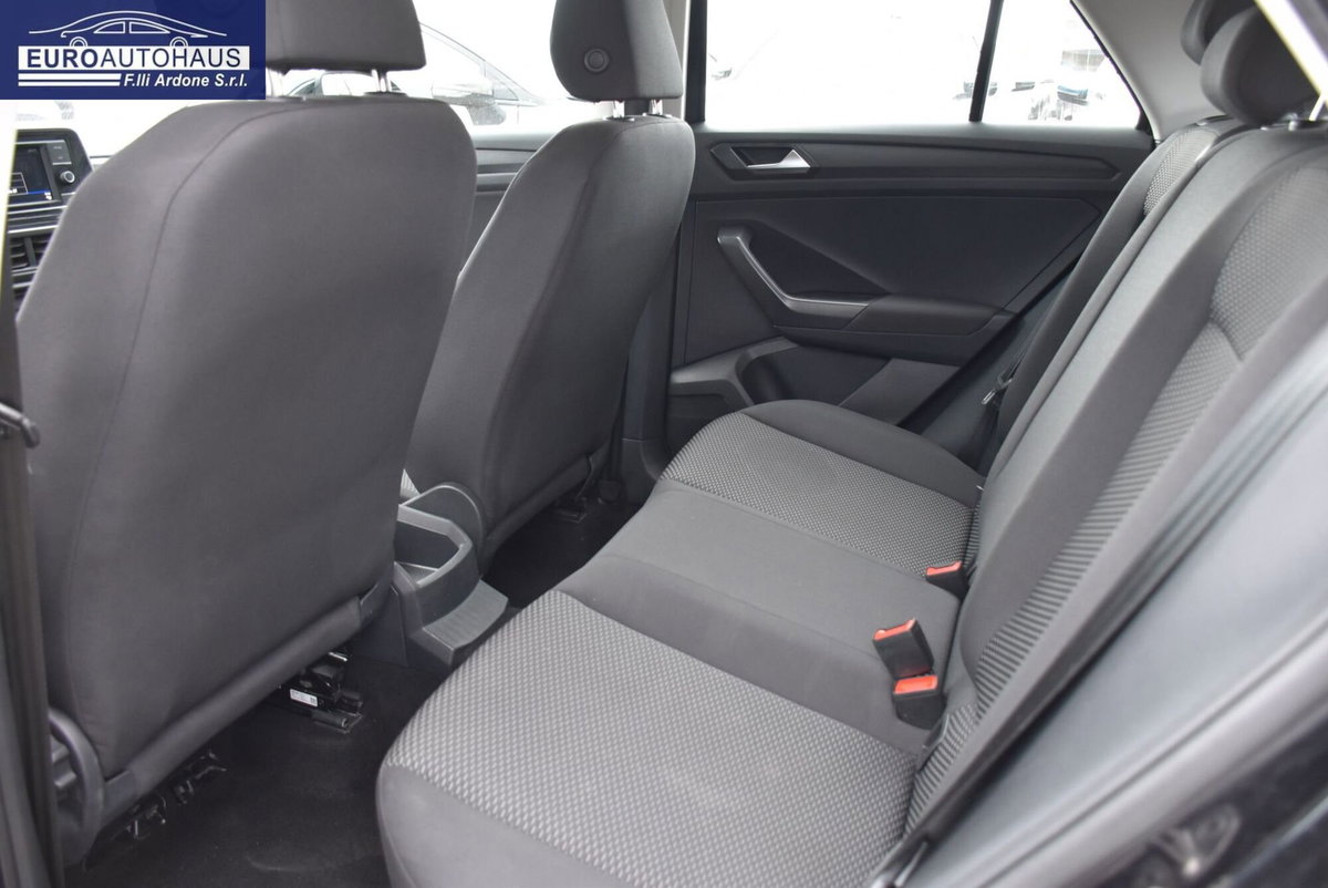 Volkswagen T-Roc 1.0 TSI Life (14)