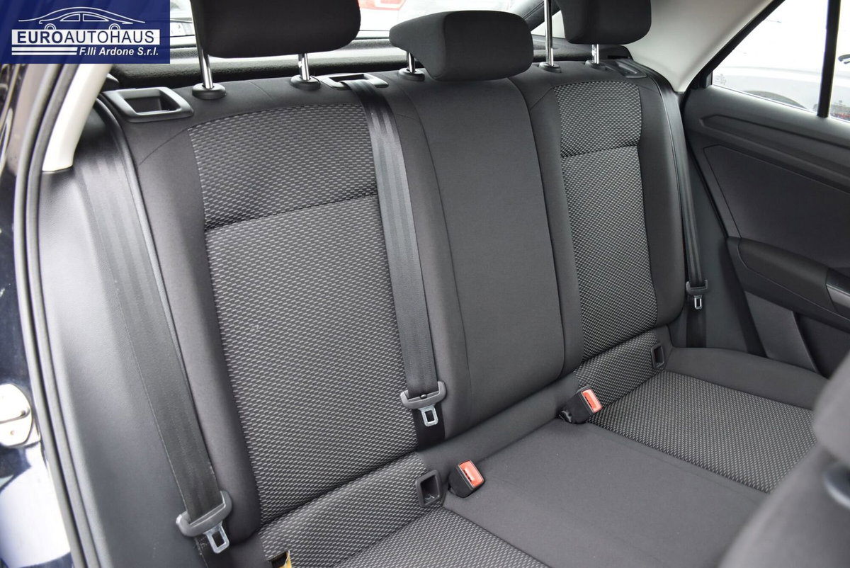 Volkswagen T-Roc 1.0 TSI Life (16)