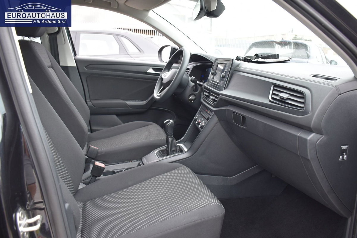 Volkswagen T-Roc 1.0 TSI Life (17)