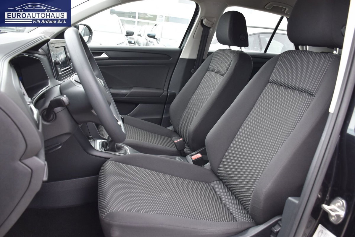 Volkswagen T-Roc 1.0 TSI Life (8)