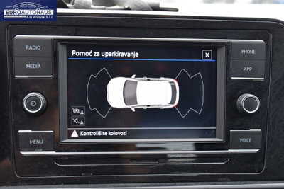 Volkswagen T-Roc 1.0 TSI Life (9)
