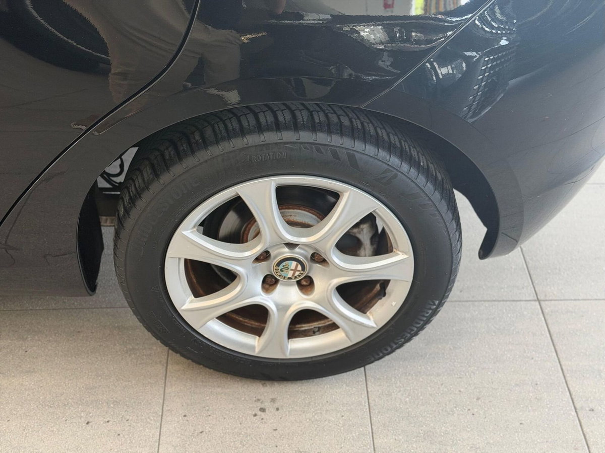 Alfa Romeo Giulietta 1.4 Turbo Distinctive Gpl 120cv E6 (12)
