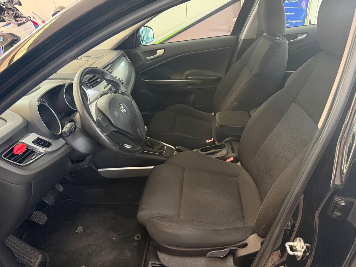 Alfa Romeo Giulietta 1.4 Turbo Distinctive Gpl 120cv E6 (8)