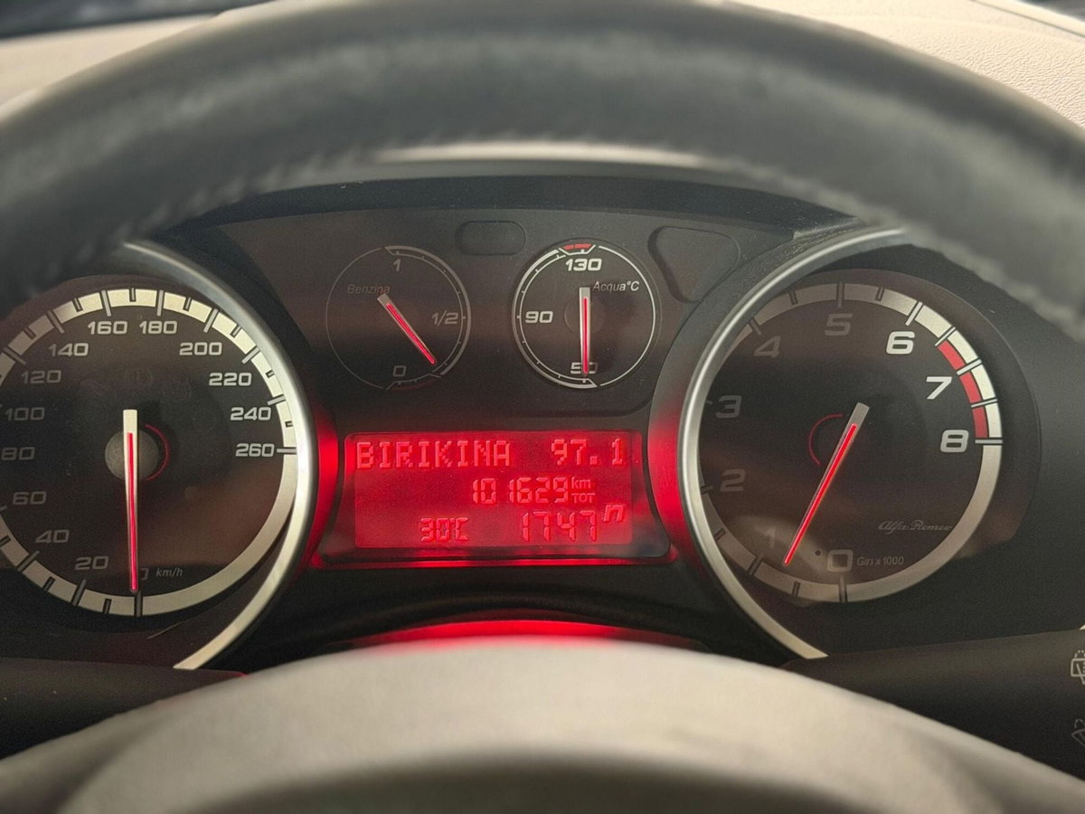 Alfa Romeo Giulietta 1.4 Turbo Distinctive Gpl 120cv E6 (9)