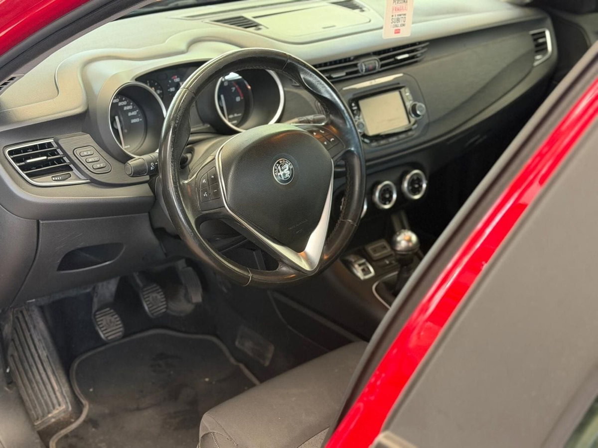 Alfa Romeo Giulietta 1.4 Turbo Distinctive 120cv (7)