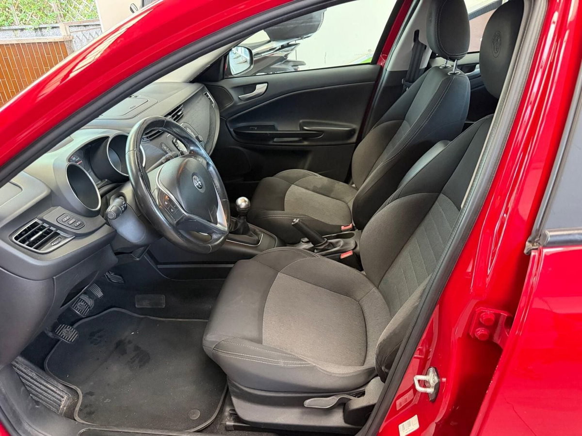 Alfa Romeo Giulietta 1.4 Turbo Distinctive 120cv (8)