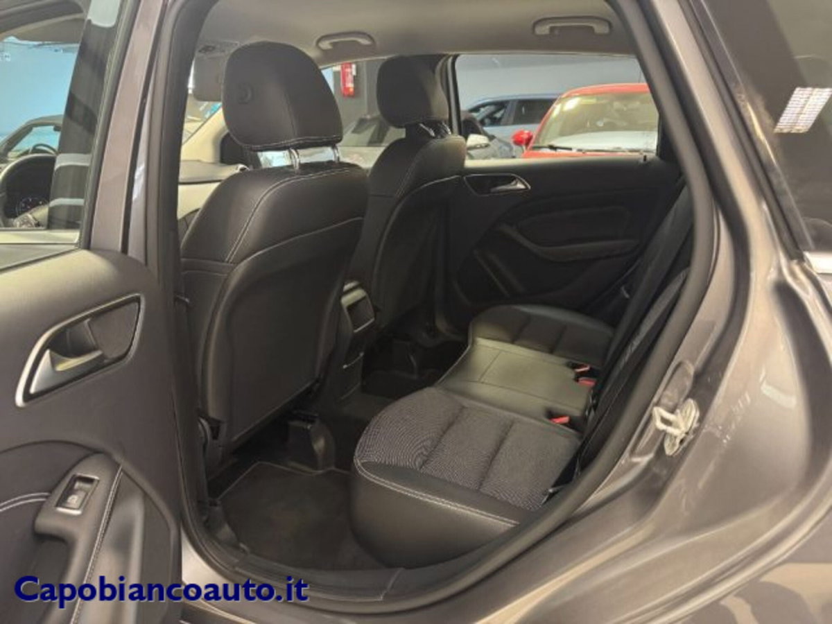 Mercedes-Benz Classe B 180 d Automatic Executive (14)