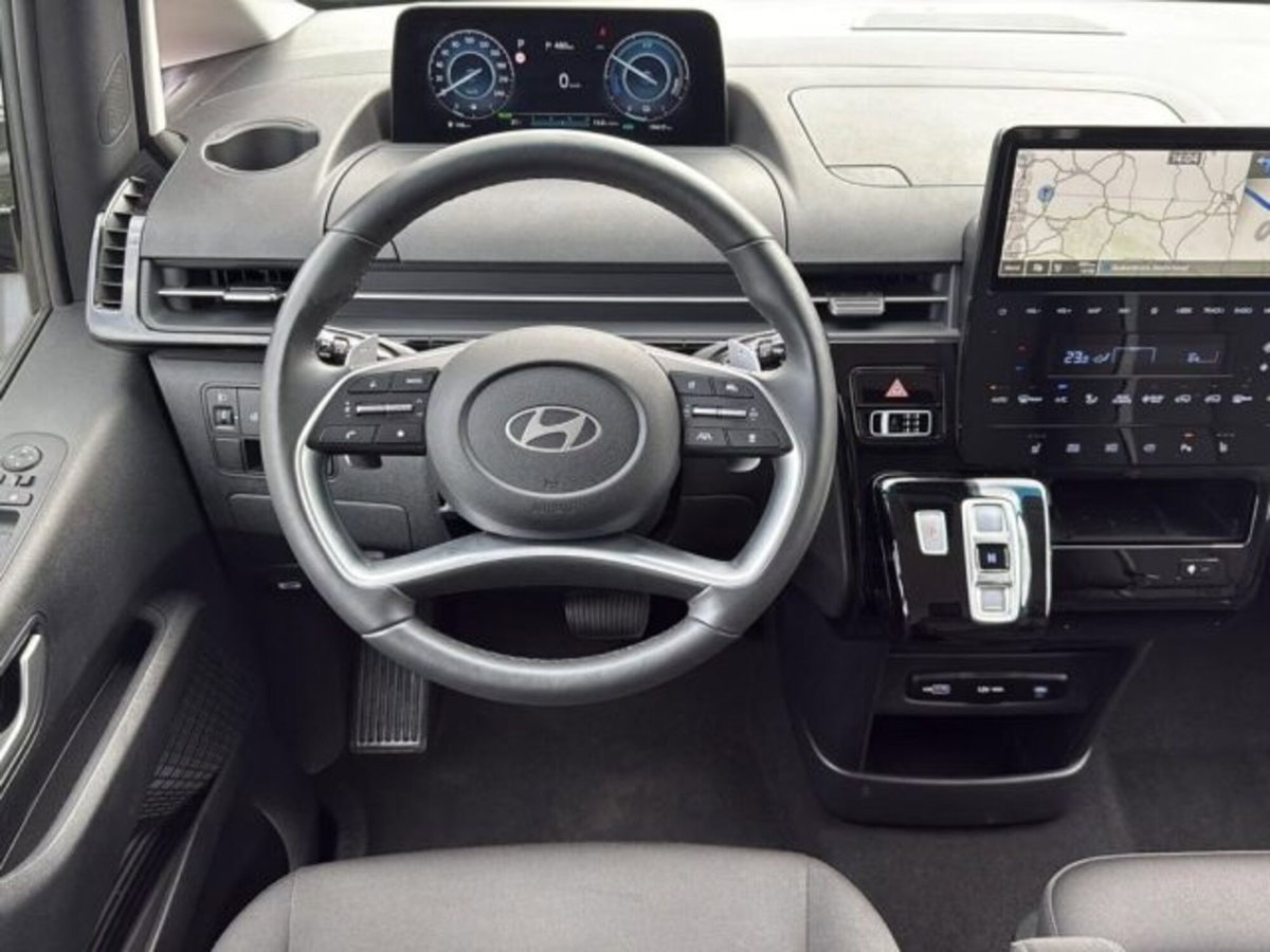 Hyundai Staria 1.6 hev 2wd auto (10)