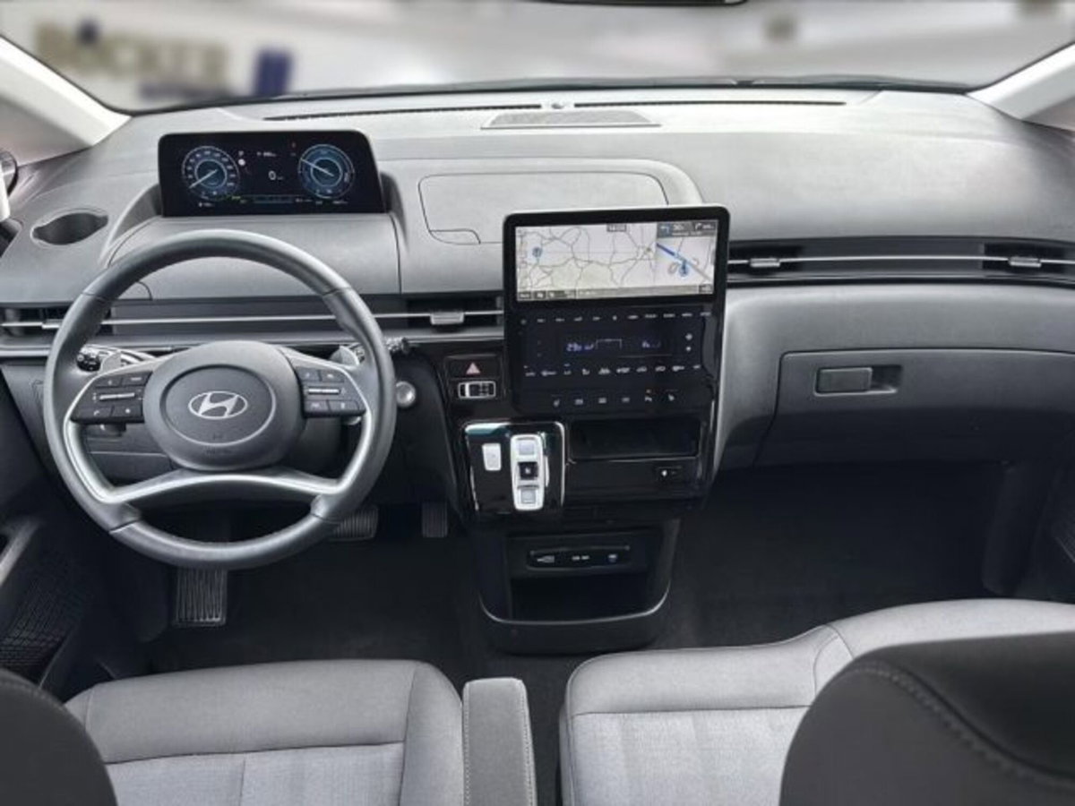 Hyundai Staria 1.6 hev 2wd auto (11)