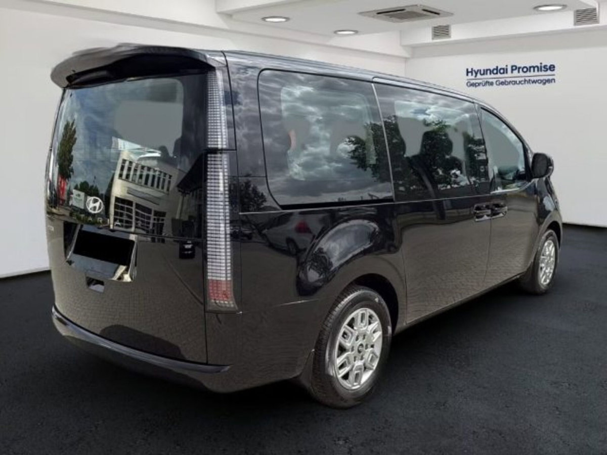 Hyundai Staria 1.6 hev 2wd auto (2)