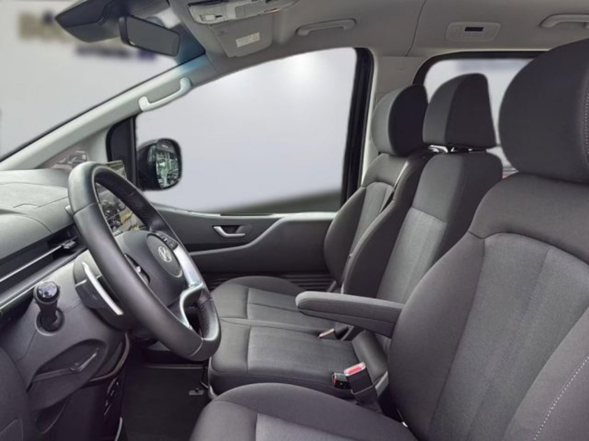 Hyundai Staria 1.6 hev 2wd auto (7)
