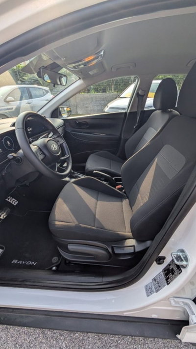 Hyundai Bayon 1.0 t-gdi Business 90cv dct (13)