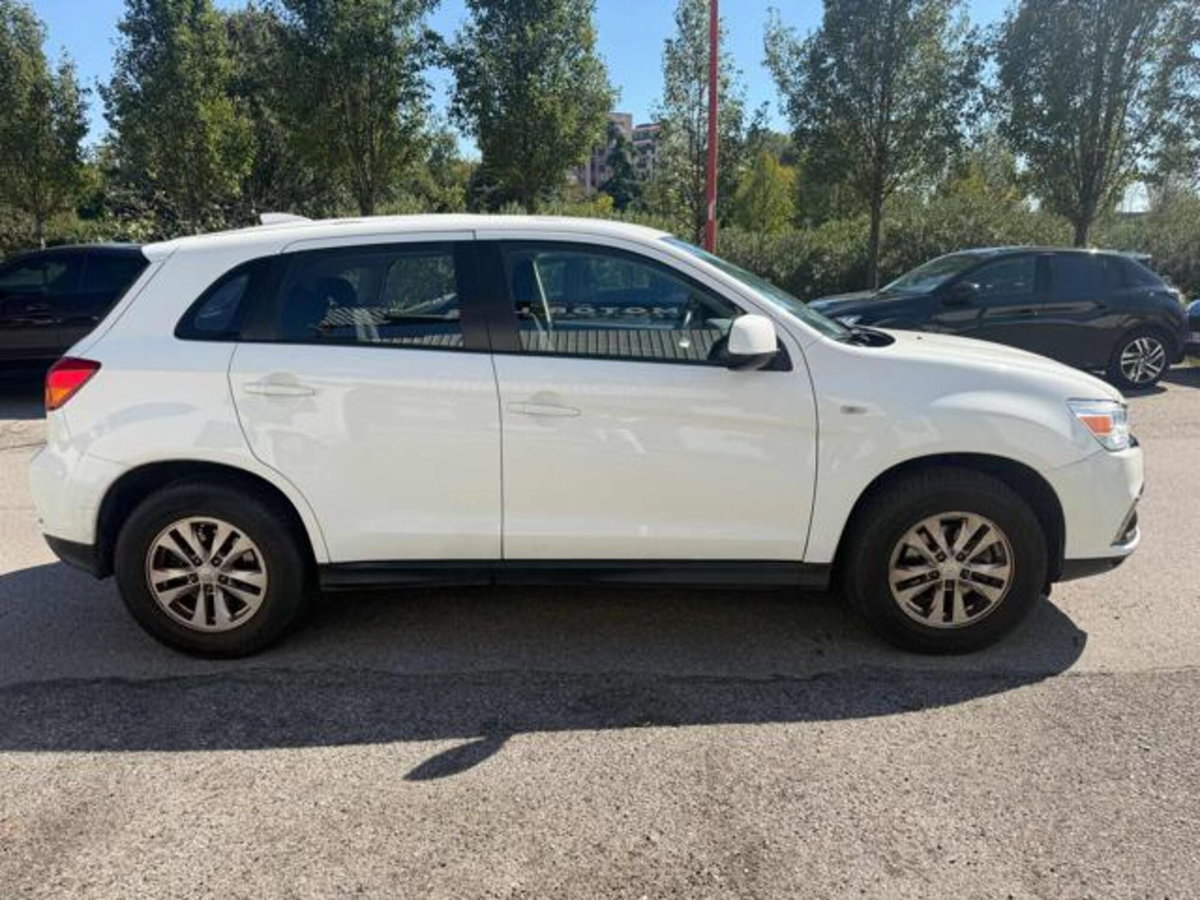 Mitsubishi ASX 1.6 DI-D 114 CV 2WD Invite Navi (6)