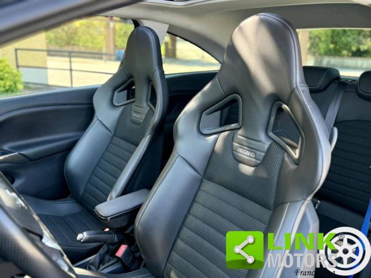 Opel Corsa Coupé 1.6 Turbo OPC (14)