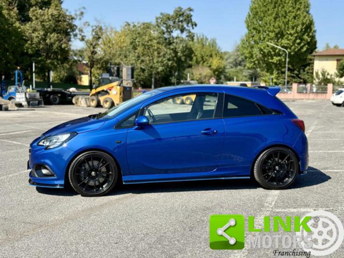 Opel Corsa Coupé 1.6 Turbo OPC (9)