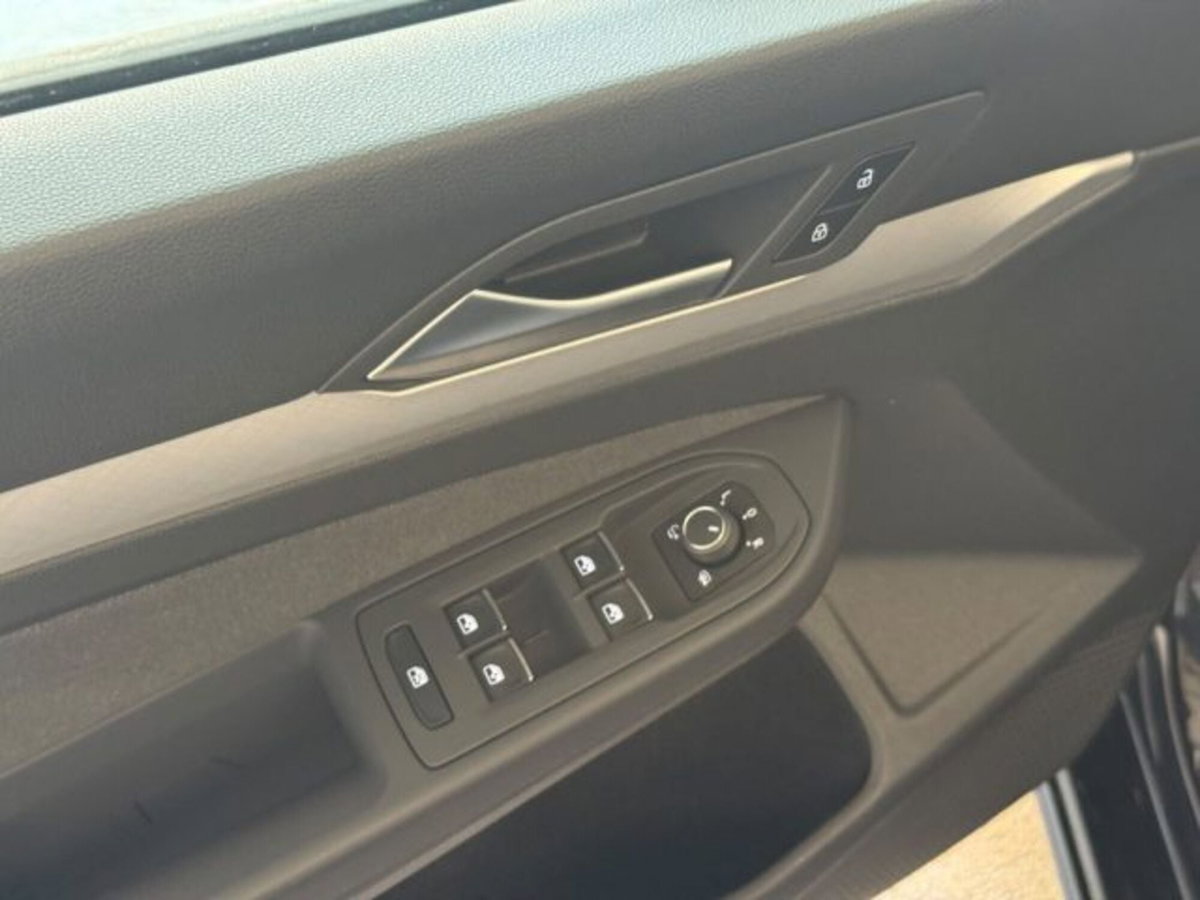 Volkswagen Golf Variant 2.0 TDI 150 CV DSG SCR 4Motion R-Line (9)