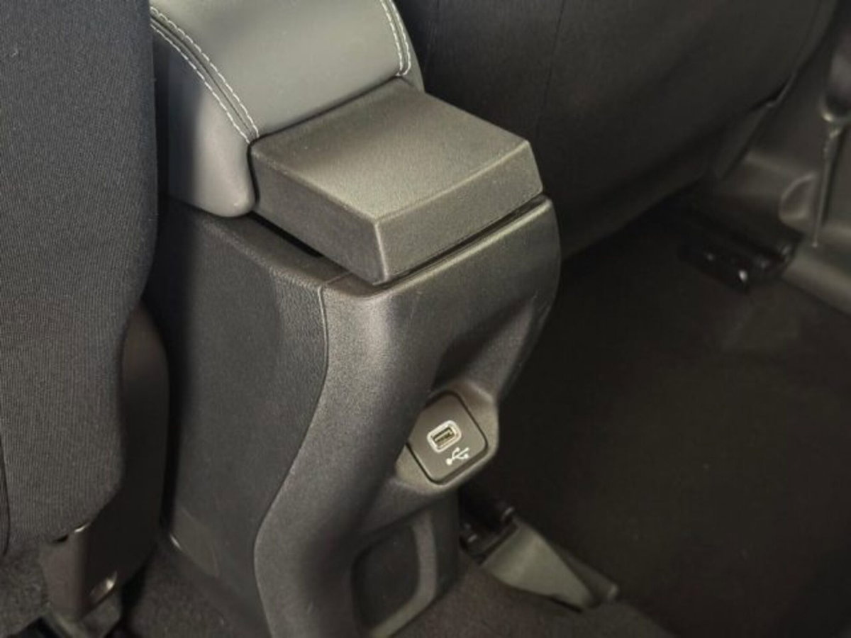 Jeep Renegade 1.6 Mjt 120 CV Limited (10)