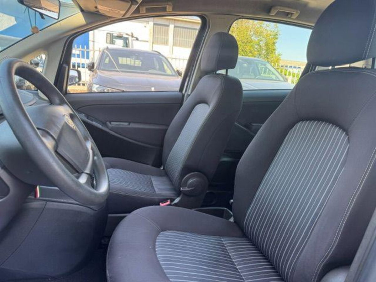 Lancia Musa 1.4 16V EURO 5 Oro Plus (11)