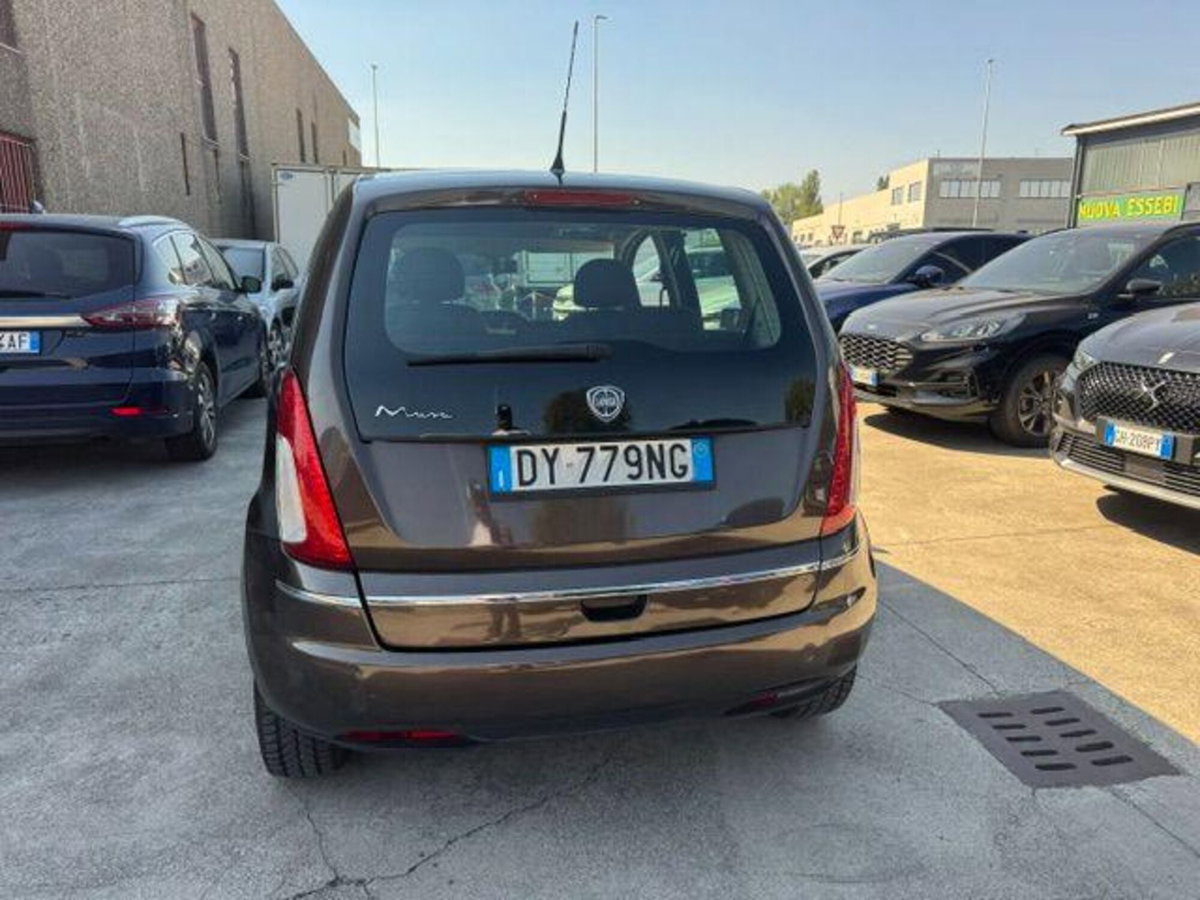 Lancia Musa 1.4 16V EURO 5 Oro Plus (5)