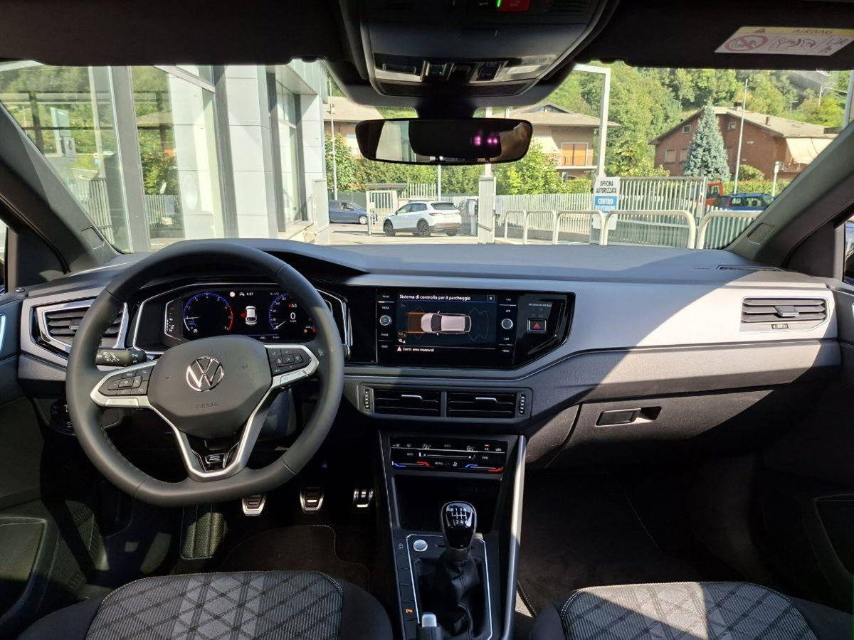 Volkswagen Taigo 1.0 tsi R-Line 115cv (7)