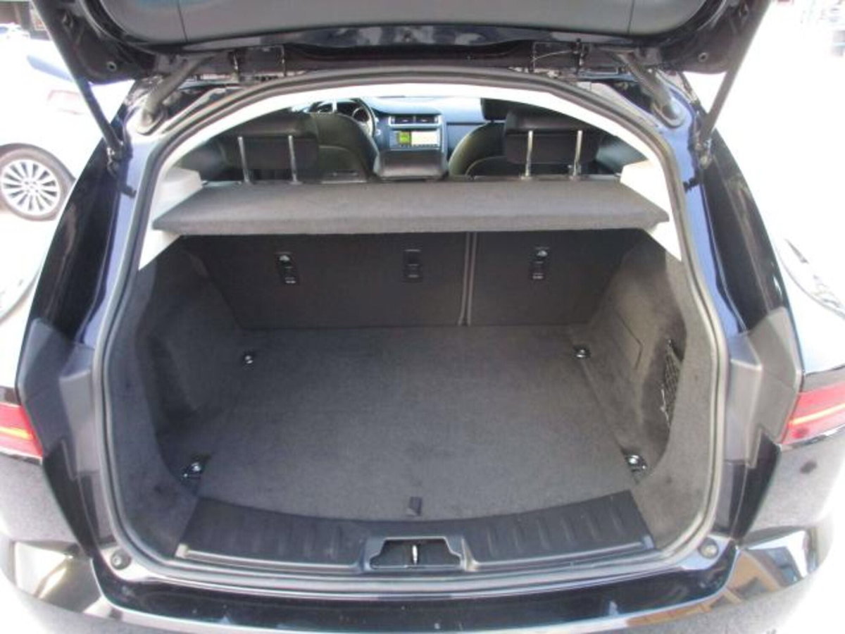 Jaguar E-Pace 2.0D 150 CV AWD S (7)