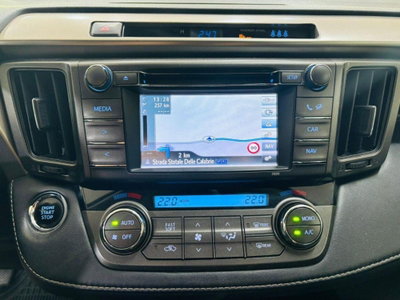 Toyota Rav4 D-4D 4WD Style White Ed. (19)