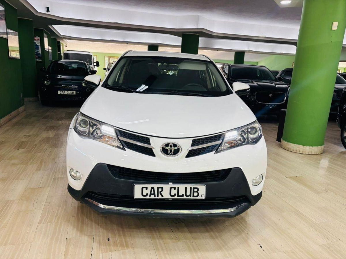 Toyota Rav4 D-4D 4WD Style White Ed. (2)