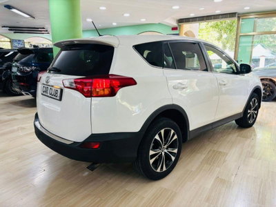 Toyota Rav4 D-4D 4WD Style White Ed. (4)