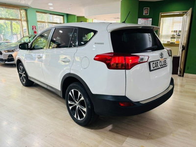 Toyota Rav4 D-4D 4WD Style White Ed. (6)